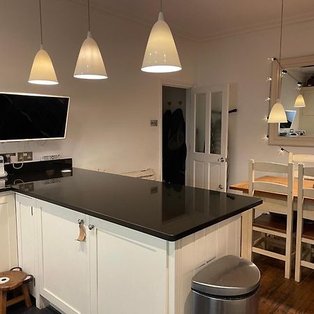 3 Bed Home Sleeps 6 Free Parking برايتون المظهر الخارجي الصورة