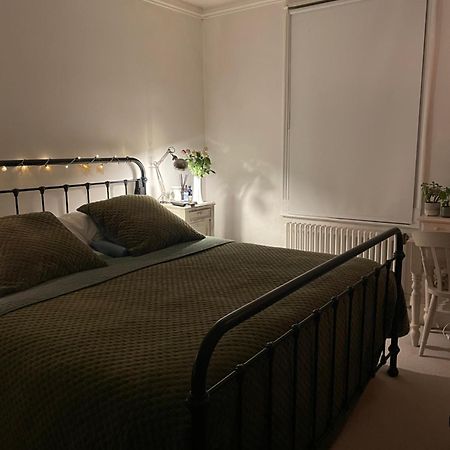 3 Bed Home Sleeps 6 Free Parking برايتون المظهر الخارجي الصورة